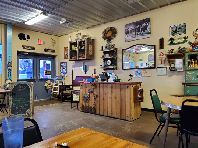 Naomi Cafe